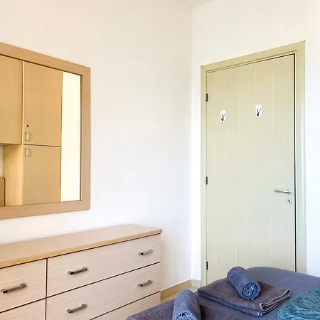 Lemon Haze 587 Apartment